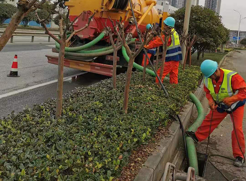 鲁甸市政管道清淤